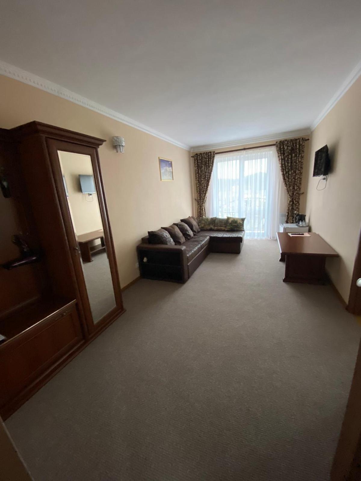 Hotel Three Korony Skhidnytsia المظهر الخارجي الصورة